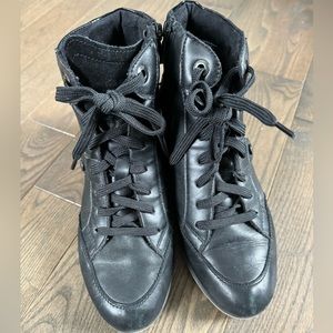 Black botties size 8 GEOX